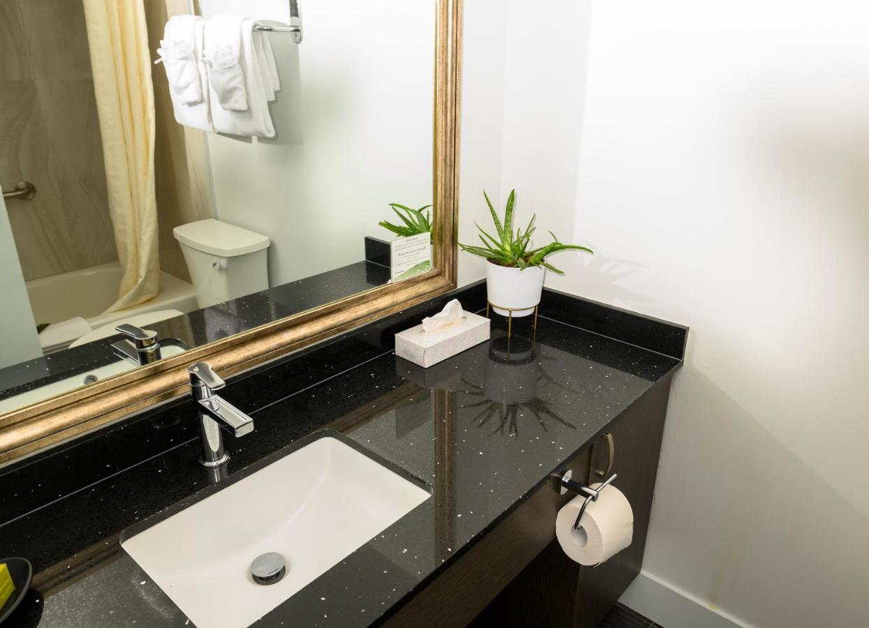 Oceanfront Suites At Cowichan Bay Zewnętrze zdjęcie